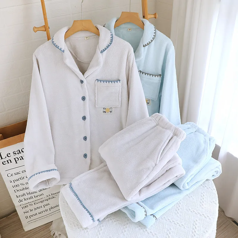 Новинка осени/зимы 2026, женский пижамный комплект, фланелевой утолщенный и теплый коралловый плюшевый домашний меховой комплект из двух предметов, одежда для сна
Новинка осени/зимы 2026, женский пижамный комплект, фланелевой утолщенный и теплый коралловый плюшевый домашний меховой комплект из двух предметов, одежда для сна