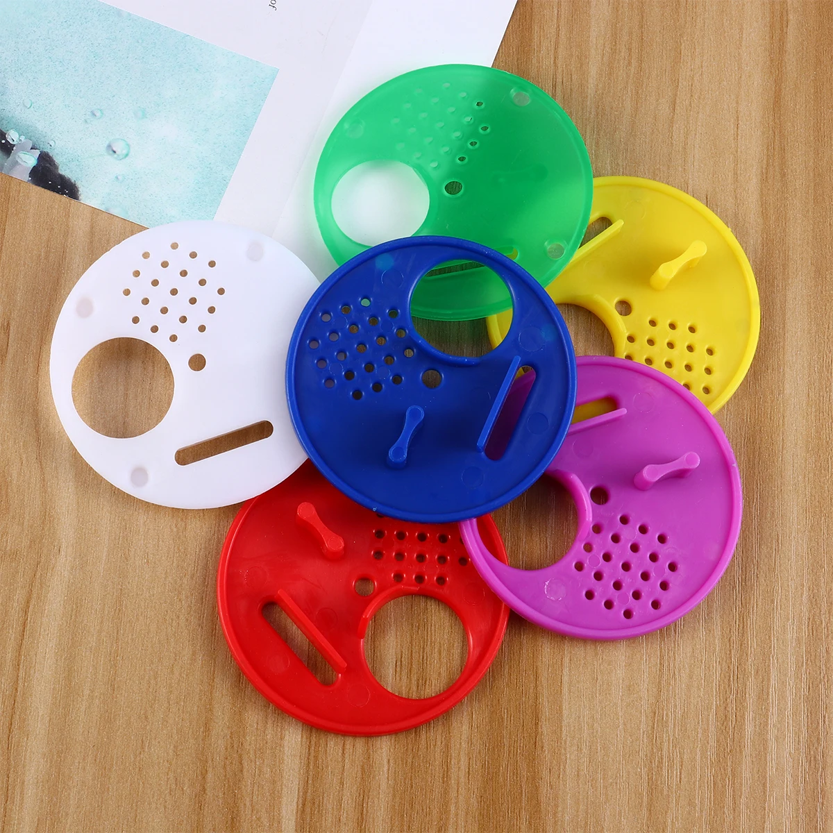 36Pcs Gate Discs Plastic Round Entrance Gate for Hive Nest Door Adjuster Beekeeping Tools Swarm Mating Boxes Winter Entrance
36Pcs Gate Discs Plastic Round Entrance Gate for Hive Nest Door Adjuster Beekeeping Tools Swarm Mating Boxes Winter Entrance