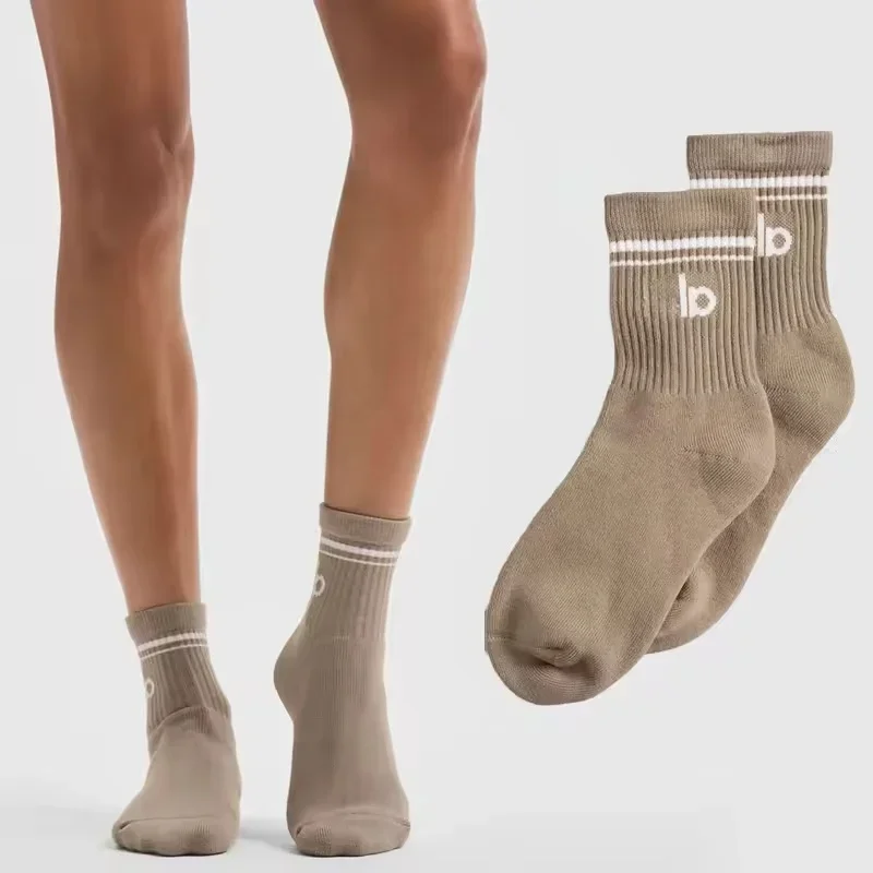 Yoga Instant Classic Unisex Half-Crew Throwback Sock Gravel Athletic Heather Grey Socks Pure Cotton
Yoga Instant Classic Unisex Half-Crew Throwback Sock Gravel Athletic Heather Grey Socks Pure Cotton