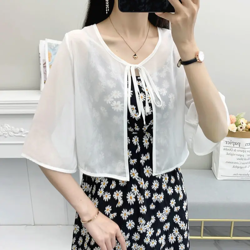 Chiffon ort Open Cardigan Women's Summer Outerwear for Skirts Light Jaet Sun Protection irt oulder Pad
Chiffon ort Open Cardigan Women's Summer Outerwear for Skirts Light Jaet Sun Protection irt oulder Pad