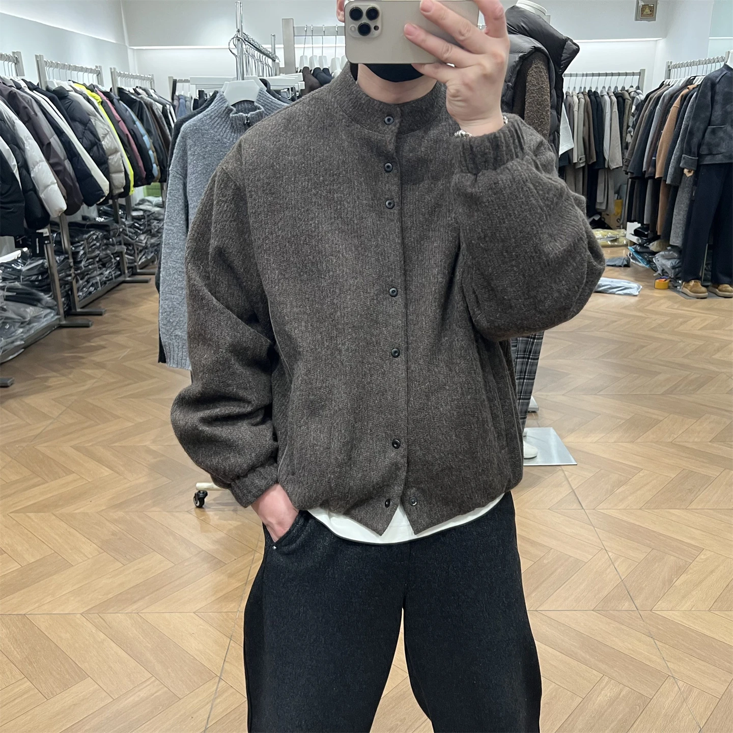 Роскошное шерстяное стеганое мужское пальто Jaet, зимнее теплое пуховое пальто 90, модное длинное пальто свободного покроя на пуговицах, чистый цвет
Роскошное шерстяное стеганое мужское пальто Jaet, зимнее теплое пуховое пальто 90, модное длинное пальто свободного покроя на пуговицах, чистый цвет