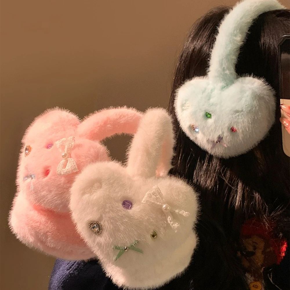 Милая девушка с бриллиантовым галстуком-бабочкой Love, плюшевые наушники, японские милые студенческие уличные ветрозащитные теплые наушники, зимние теплые наушники
Милая девушка с бриллиантовым галстуком-бабочкой Love, плюшевые наушники, японские милые студенческие уличные ветрозащитные теплые наушники, зимние теплые наушники