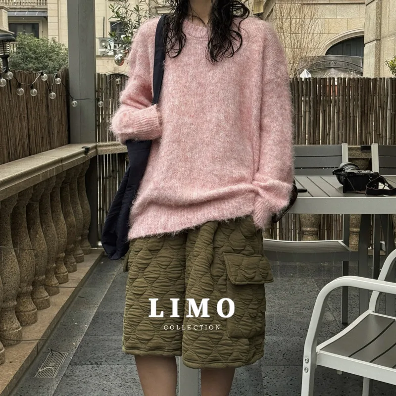 LIMO 2025 New Elegant Ribbed Knit Wool Blend Sweater Women Simple Fashion Short Sleeve Top for Spring Summer Daily Casual Wear
LIMO 2025 New Elegant Ribbed Knit Wool Blend Sweater Women Simple Fashion Short Sleeve Top for Spring Summer Daily Casual Wear