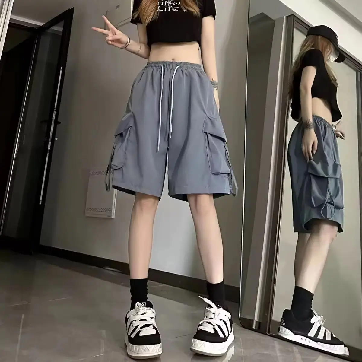 S-3Xl Y2K Cargo Shorts Women Harajuku Black Oversized Wide Leg Shorts Summer Streetwear Fashion High Waist Baggy Short Pants New
S-3Xl Y2K Cargo Shorts Women Harajuku Black Oversized Wide Leg Shorts Summer Streetwear Fashion High Waist Baggy Short Pants New