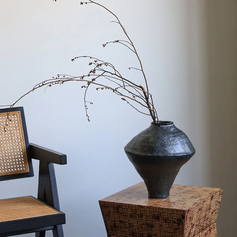 Wabi Sansan Vase Ceramic Ornament Entrance Living Room Decorative Flower Artistic Black Pottery Pot
Wabi Sansan Vase Ceramic Ornament Entrance Living Room Decorative Flower Artistic Black Pottery Pot