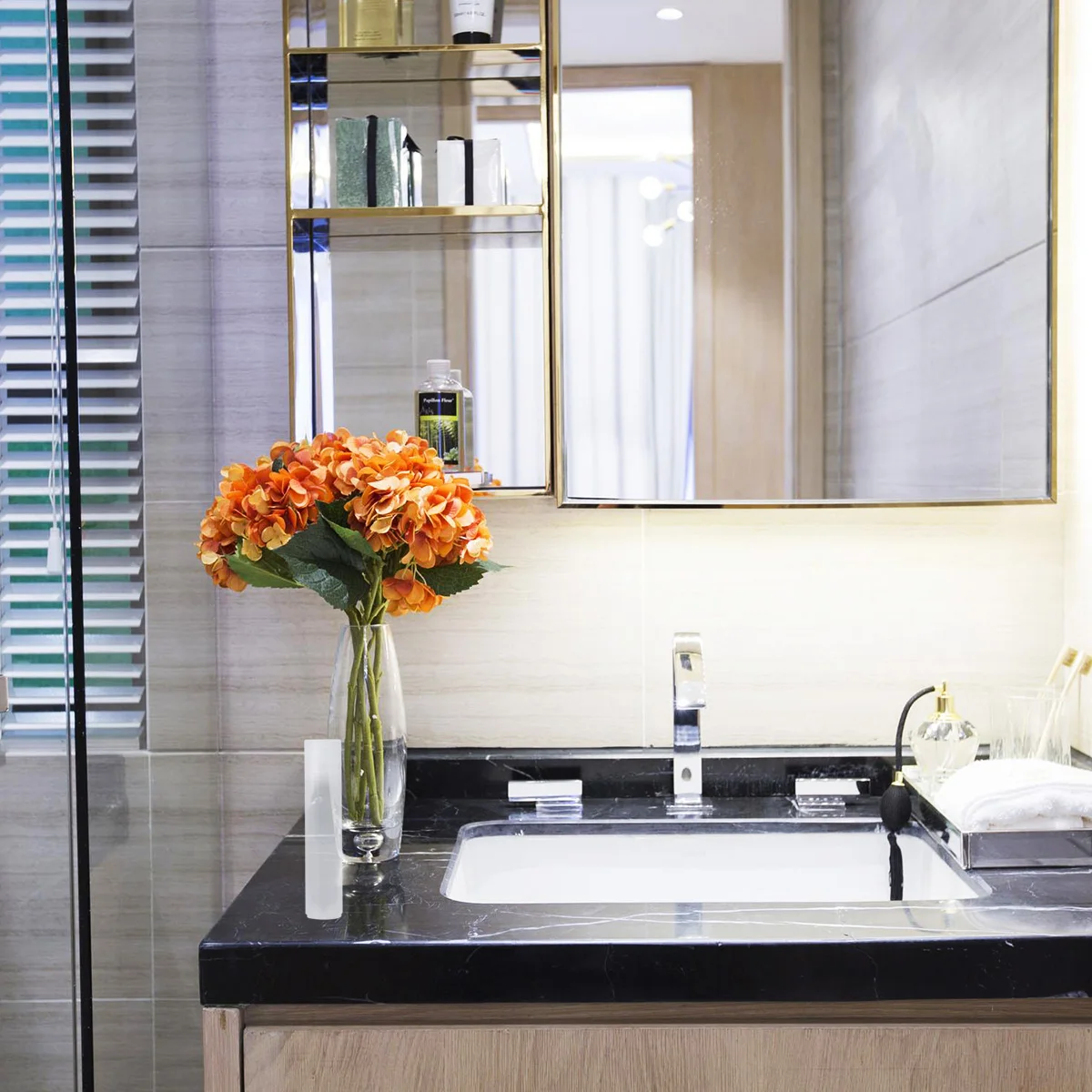 10Pcs 10Ml Roll-on Bottle Steel Beads Empty Portable Leak-Resistant Essential Oil Subpackaging Refillable Bottle
10Pcs 10Ml Roll-on Bottle Steel Beads Empty Portable Leak-Resistant Essential Oil Subpackaging Refillable Bottle