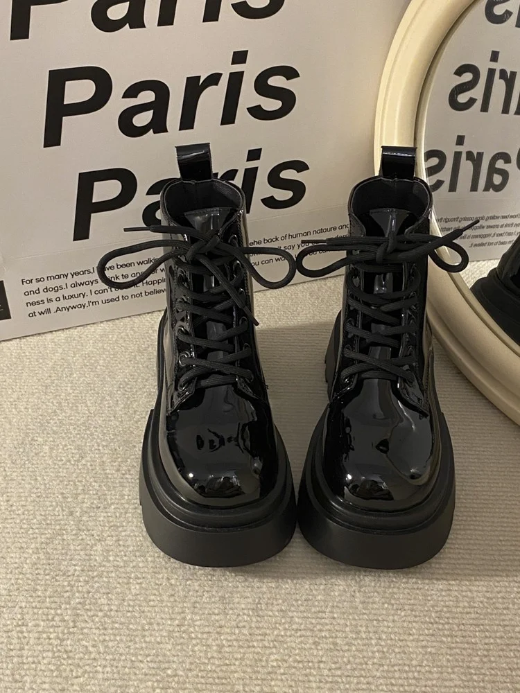 YesDay, корейские мотоциклетные ботинки с большой головкой и галстуком-бабочкой, женские ботинки Briti Sle Thi Bot
YesDay, корейские мотоциклетные ботинки с большой головкой и галстуком-бабочкой, женские ботинки Briti Sle Thi Bot