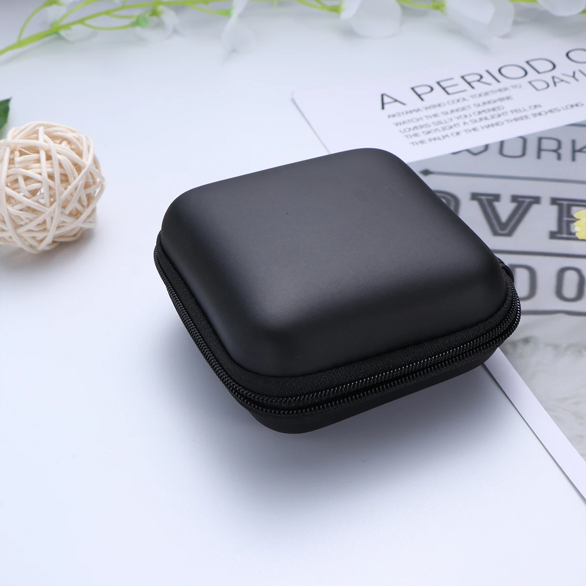 EVA Watch Box Case Black Color Zipper Compact Size Lightweight Portable Storage for Watches Sunglasses Coins Keys Cards Pens
EVA Watch Box Case Black Color Zipper Compact Size Lightweight Portable Storage for Watches Sunglasses Coins Keys Cards Pens