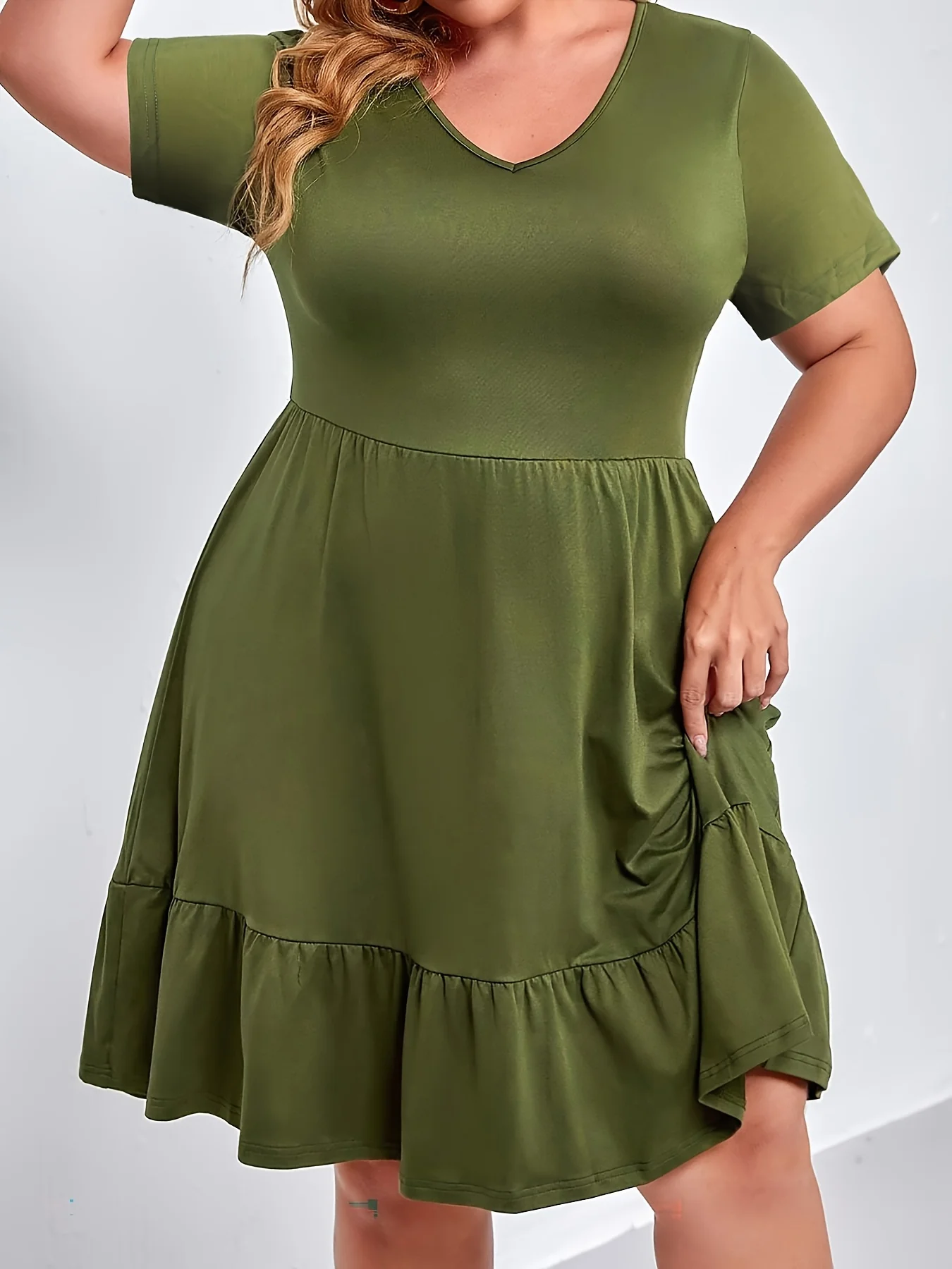 Plus Size Women's Green V-Neck Short-Sleeve Ruffled Tiered Dress - Casual A-Line Mini Dress 2025
Plus Size Women's Green V-Neck Short-Sleeve Ruffled Tiered Dress - Casual A-Line Mini Dress 2025