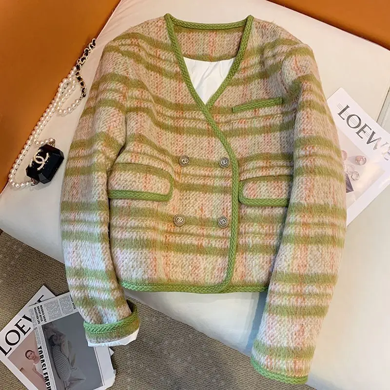 2024 Women Autumn Winter Elegant Long Sleeve Streetwear Coats Female Vintage Casual Plaid Jackets Ladies V-neck Outerwear R670
2024 Women Autumn Winter Elegant Long Sleeve Streetwear Coats Female Vintage Casual Plaid Jackets Ladies V-neck Outerwear R670