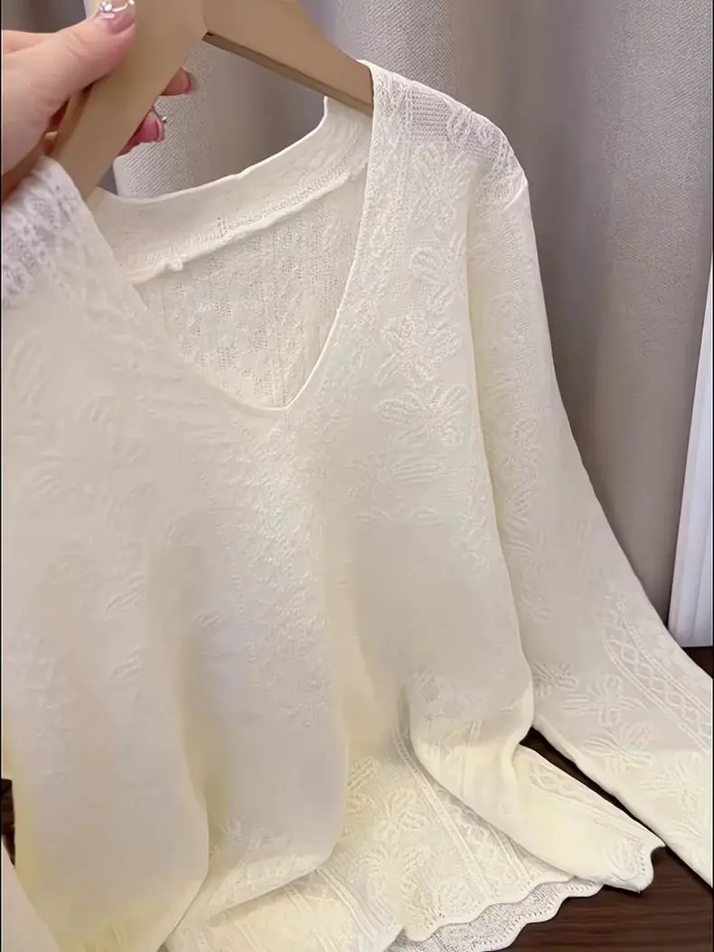 Fashionable Temperament V-neck Sweater Knitted 2025 Spring And Autumn New Women's Casual Fashion Loose Top
Fashionable Temperament V-neck Sweater Knitted 2025 Spring And Autumn New Women's Casual Fashion Loose Top