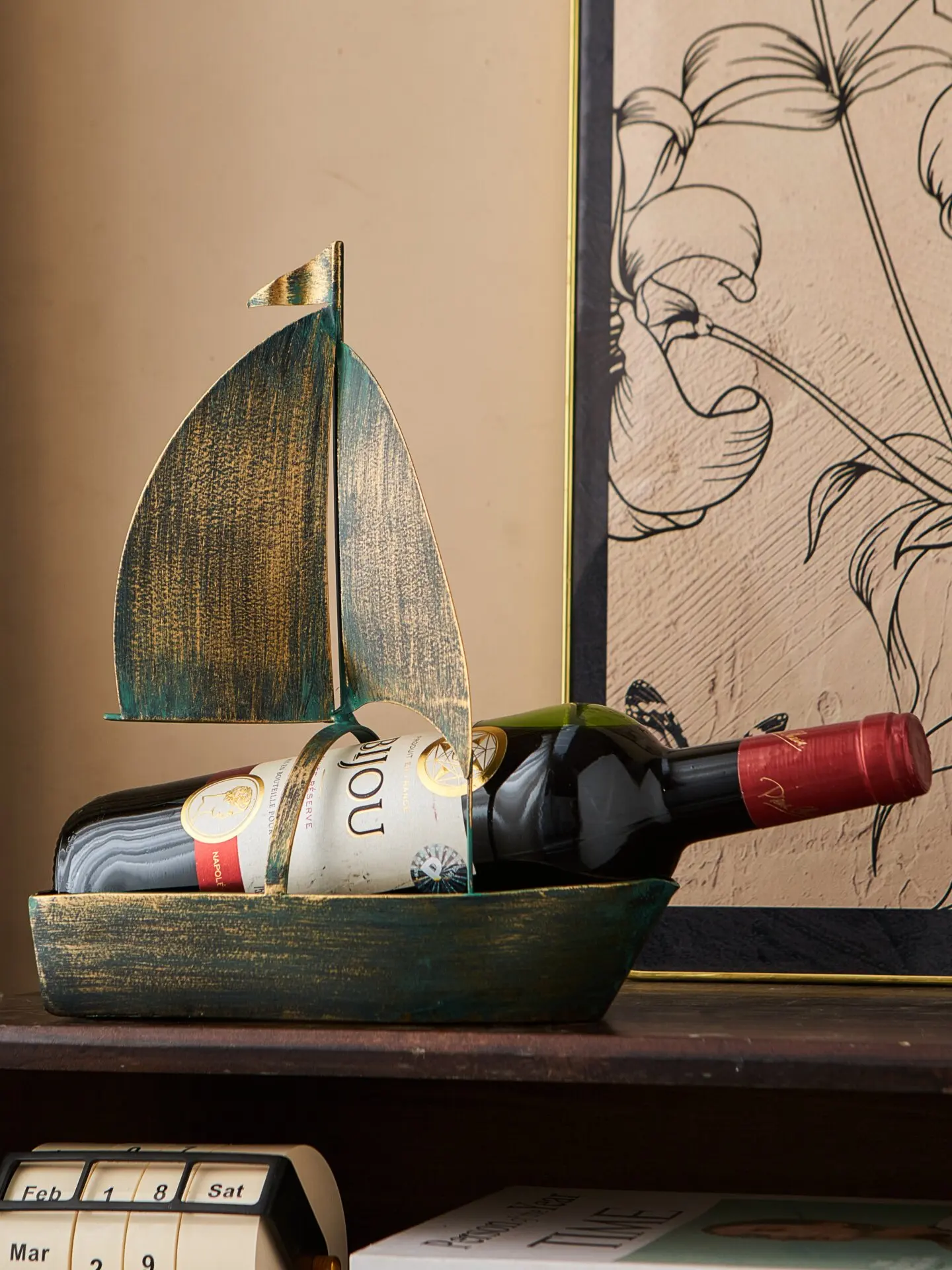 Creative Retro Metal Inclined Wine Rack Ornament, Home Living Room TV Cabinet Wine Cabinet Wine Bottle Holder Decoration
Creative Retro Metal Inclined Wine Rack Ornament, Home Living Room TV Cabinet Wine Cabinet Wine Bottle Holder Decoration