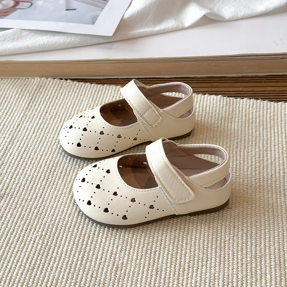 Kids Girls Heart Hollow Out Mary Jane Flats Strap Breathable Anti Slip Soft Leather Kids Summer School Princess Dress Shoes
Kids Girls Heart Hollow Out Mary Jane Flats Strap Breathable Anti Slip Soft Leather Kids Summer School Princess Dress Shoes
