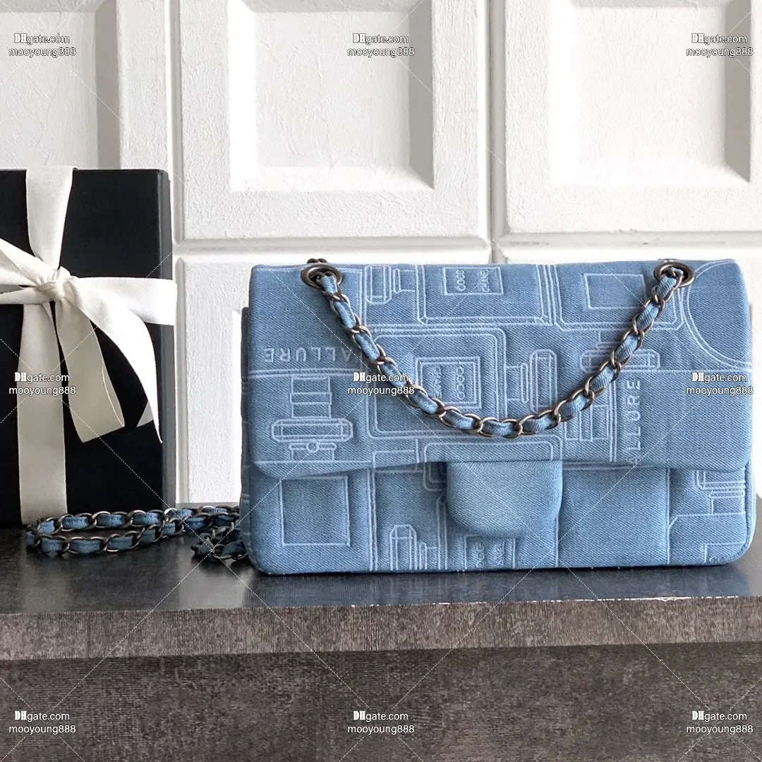 wholesale price 12A Mirror Quality Designer Denim Bag 2.55 Vintage Handbags Women Luxury Chain Shoulder Blue
wholesale price 12A Mirror Quality Designer Denim Bag 2.55 Vintage Handbags Women Luxury Chain Shoulder Blue