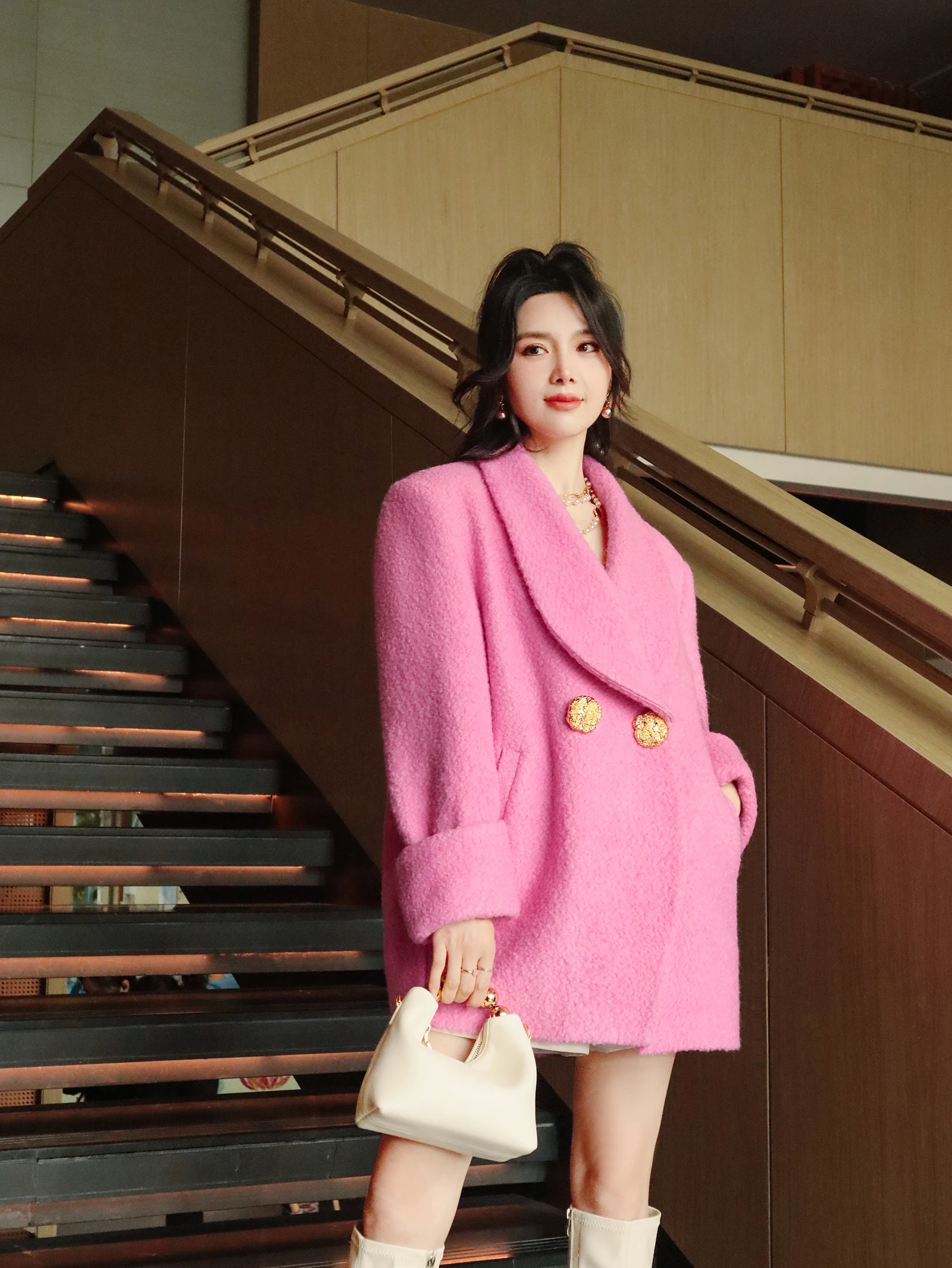 Ele Pink Woolen Coat Circle Pattern Luxury Silken Le Collar Women's Winter Outerwear Comfortable Loose Fit Long Sve
Ele Pink Woolen Coat Circle Pattern Luxury Silken Le Collar Women's Winter Outerwear Comfortable Loose Fit Long Sve