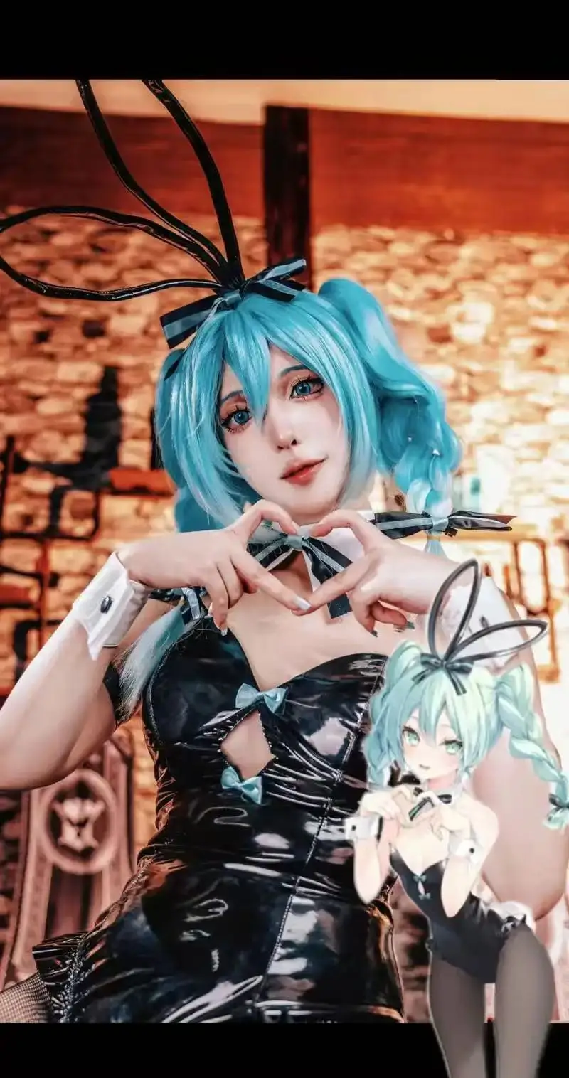 Cosplay miku Costume Black and White Bunny Girl Patent Leather Sexy Anime Outfit for Halloween and wig
Cosplay miku Costume Black and White Bunny Girl Patent Leather Sexy Anime Outfit for Halloween and wig