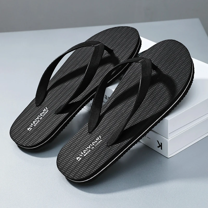 Стильные удобные мужские сандалии на толстой подошве, противоскользящие особенности для летней одежды, шлепанцы, дизайнерская обувь для мужчин
Стильные удобные мужские сандалии на толстой подошве, противоскользящие особенности для летней одежды, шлепанцы, дизайнерская обувь для мужчин