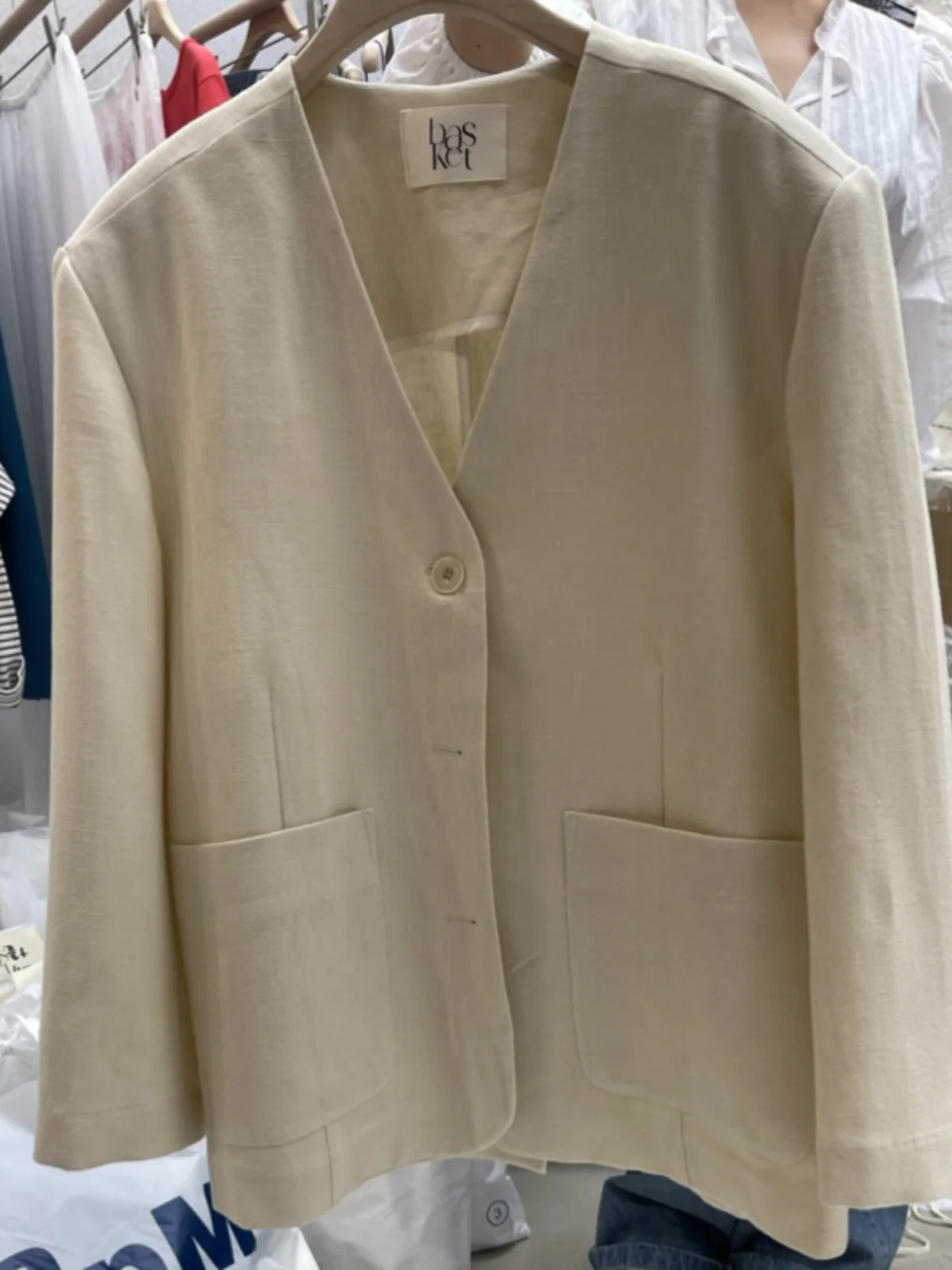 SuperAen Linen Suit Jacket Spring Summer 2024 New Loose Design V-neck Cotton and Linen Blazer
SuperAen Linen Suit Jacket Spring Summer 2024 New Loose Design V-neck Cotton and Linen Blazer