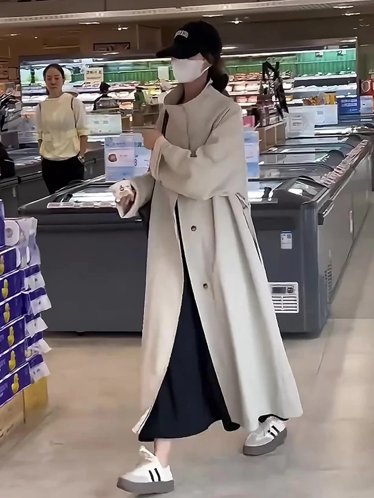 Trendy Women's Oversized Korean Sle Coat 2024 Autumn Long Sve Stand Collar Mid-Length Single Button Fastening Outerwear
Trendy Women's Oversized Korean Sle Coat 2024 Autumn Long Sve Stand Collar Mid-Length Single Button Fastening Outerwear