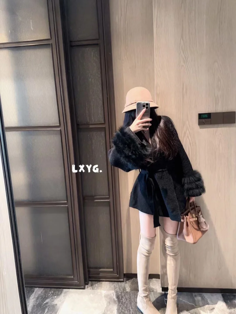 Early Spring Thickened Knitted Cardigan Real Fur Collar Waist-Cinching Women's Sweater Jacket LXYG2025 Luxury Feel
Early Spring Thickened Knitted Cardigan Real Fur Collar Waist-Cinching Women's Sweater Jacket LXYG2025 Luxury Feel