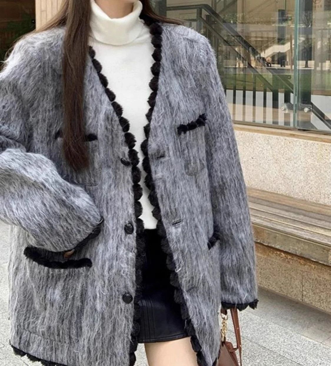 Xiaoxiangfeng Retro High-end Woolen Coat for Women's Autumn and Winter New Style Cotton Padded Thick Versatile Top
Xiaoxiangfeng Retro High-end Woolen Coat for Women's Autumn and Winter New Style Cotton Padded Thick Versatile Top
