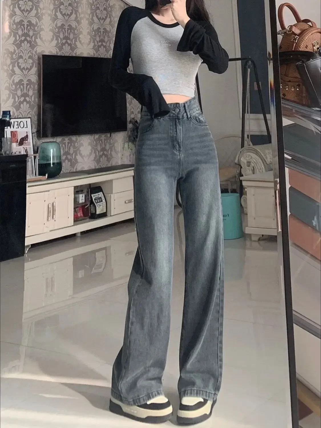 Jeans Women 2025 Vintage Jeans Long Pants,Baggy High Waisted,high Street Style, Pants with Straight Tube Baggy Button Fittings
Jeans Women 2025 Vintage Jeans Long Pants,Baggy High Waisted,high Street Style, Pants with Straight Tube Baggy Button Fittings