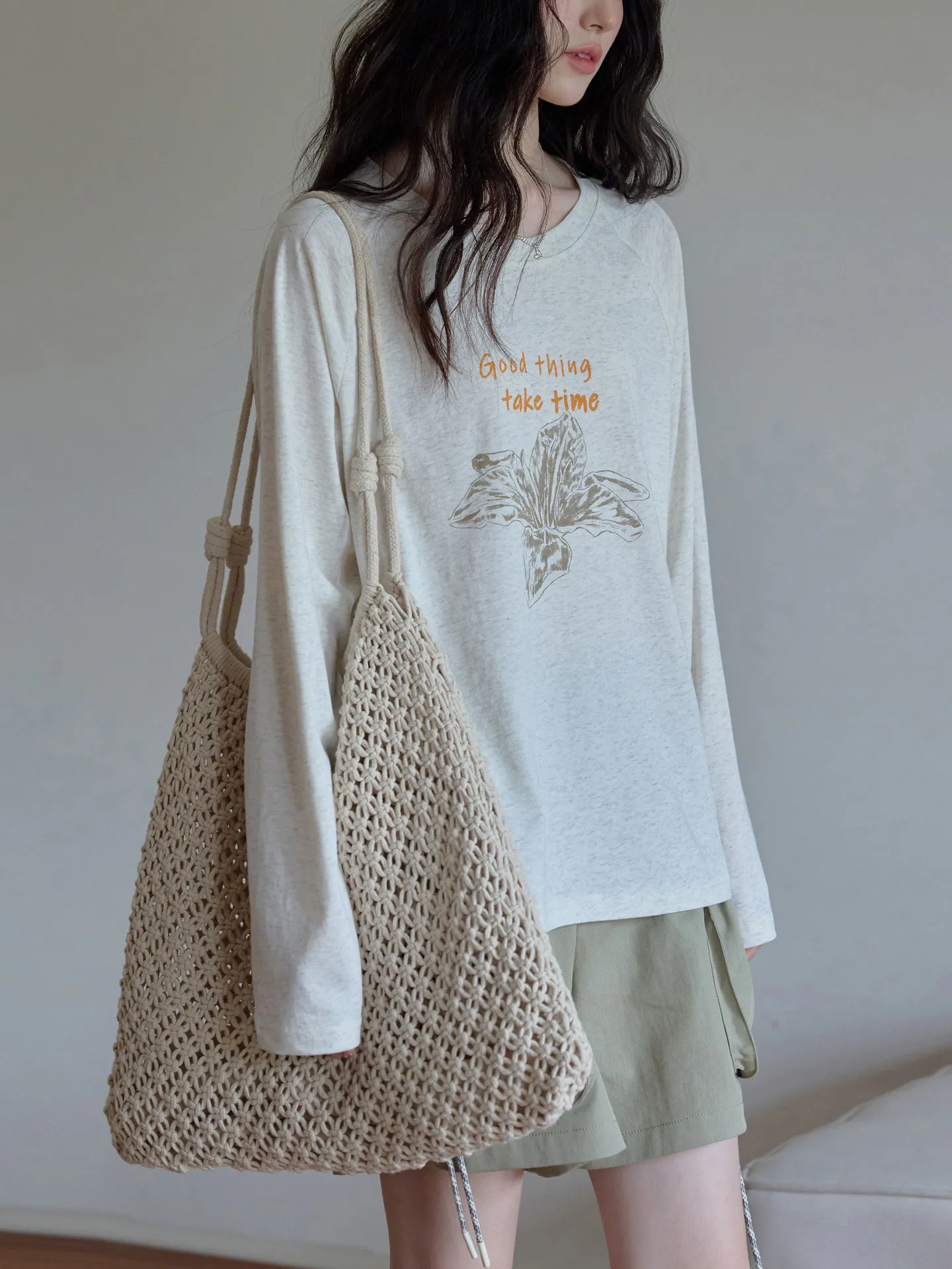 Comfortable Lazy Oat Grey Flower Letter Print Long Sleeve T-Shirt Breathable Sunscreen Thin Blouse
Comfortable Lazy Oat Grey Flower Letter Print Long Sleeve T-Shirt Breathable Sunscreen Thin Blouse
