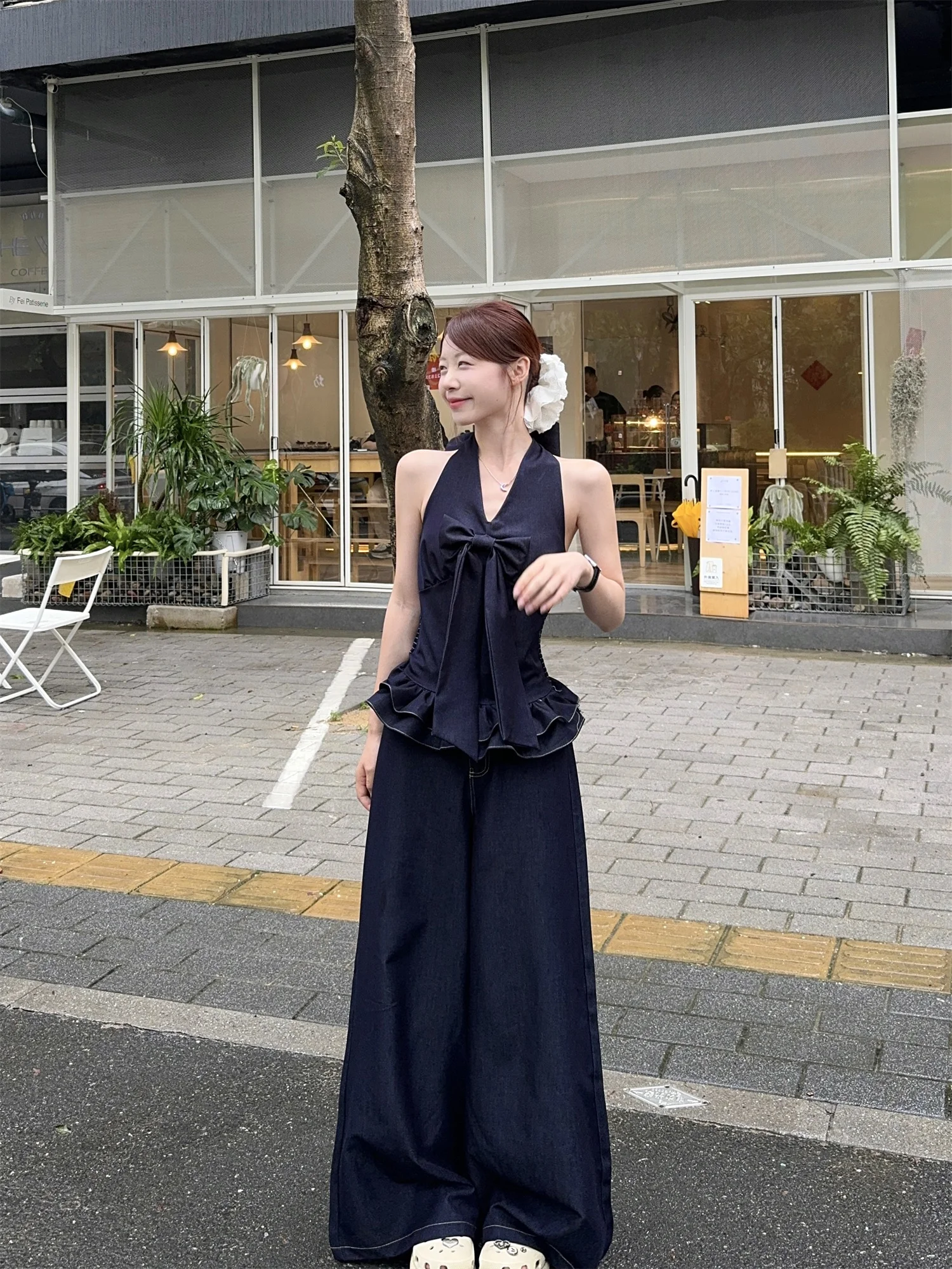 Sweet And Spicy Girl Knot Neck Vest Loose Jeans Wide Leg Pants Two Piece Set Women's Fashion Summer Outfit
Sweet And Spicy Girl Knot Neck Vest Loose Jeans Wide Leg Pants Two Piece Set Women's Fashion Summer Outfit