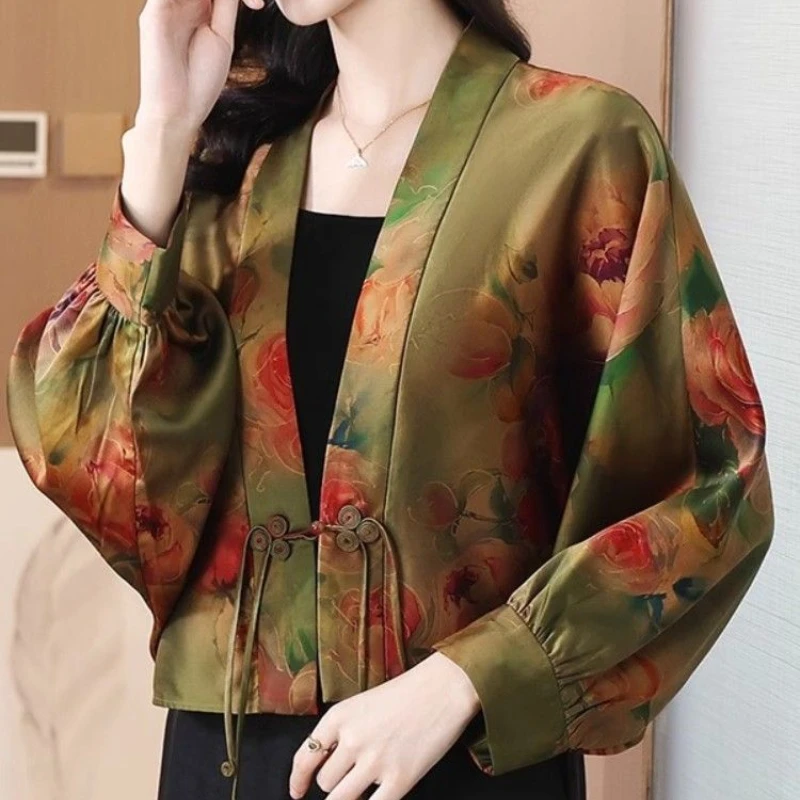 2025 Spring Fall Women Imitation Silk Floral Pattern Chinese Style Vintage Top Coat , Woman Clothing Batwing Sleeve Tops Coats
2025 Spring Fall Women Imitation Silk Floral Pattern Chinese Style Vintage Top Coat , Woman Clothing Batwing Sleeve Tops Coats