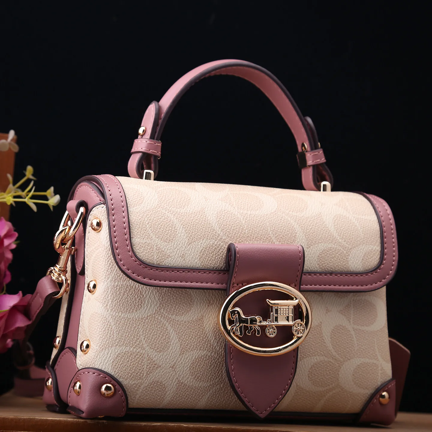 Vintage Inspired Luxury Diaper Bag for Women Designer Leather Large Capacity Tote Minimalist Elegant Classic Fashionable Bag
Vintage Inspired Luxury Diaper Bag for Women Designer Leather Large Capacity Tote Minimalist Elegant Classic Fashionable Bag