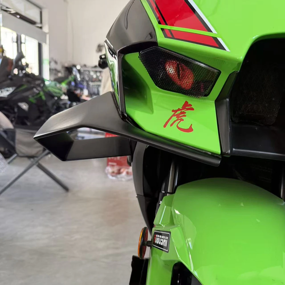 Motorcycle Fairing front side Fixed Wing For Kawasaki ZX-10R ZX10R ZX 10RR 2022-2025 Accessories Aerodynamic Winglet Spoile
Motorcycle Fairing front side Fixed Wing For Kawasaki ZX-10R ZX10R ZX 10RR 2022-2025 Accessories Aerodynamic Winglet Spoile