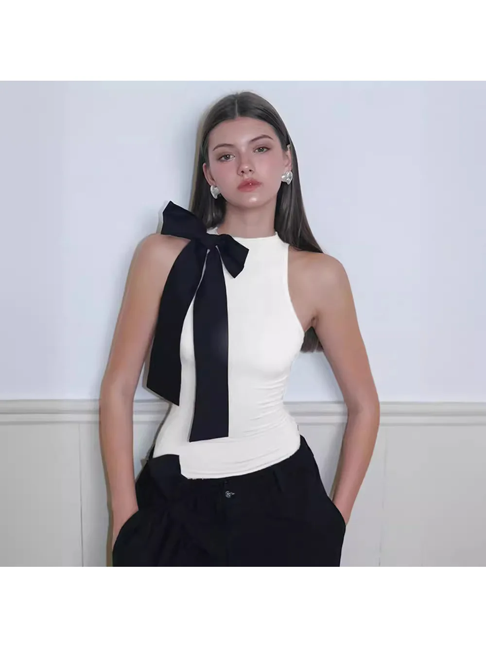 2026 new Y2K sweet girl style French bow decoration jumpsuit sleeveless slim fit spicy girl jumpsuit fashion trend personality
2026 new Y2K sweet girl style French bow decoration jumpsuit sleeveless slim fit spicy girl jumpsuit fashion trend personality