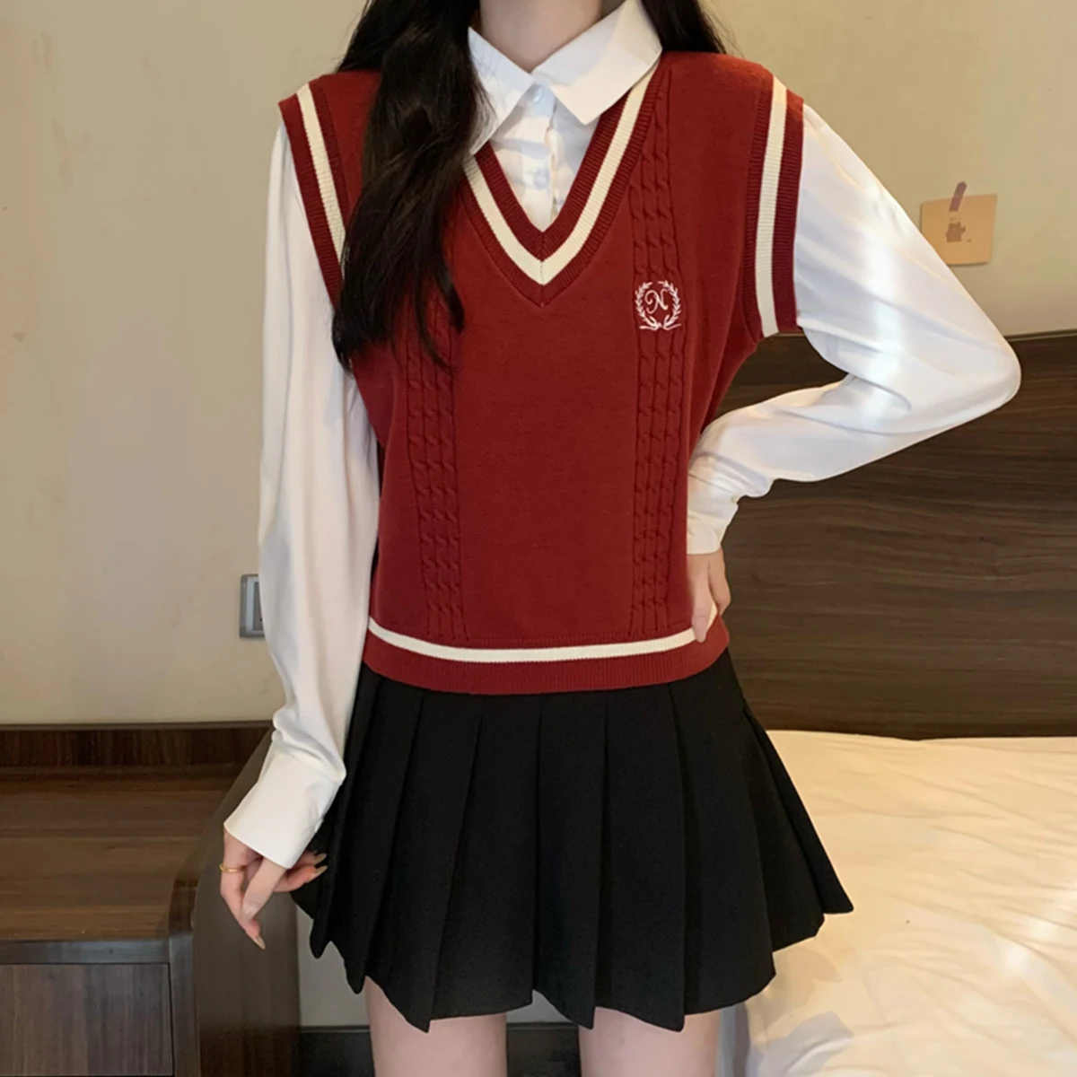 Paixiang College Sle Women's Knitted Vest Top V-ne Layering irt Winter New Arrival Sweet Sle Pure Color Workwear
Paixiang College Sle Women's Knitted Vest Top V-ne Layering irt Winter New Arrival Sweet Sle Pure Color Workwear