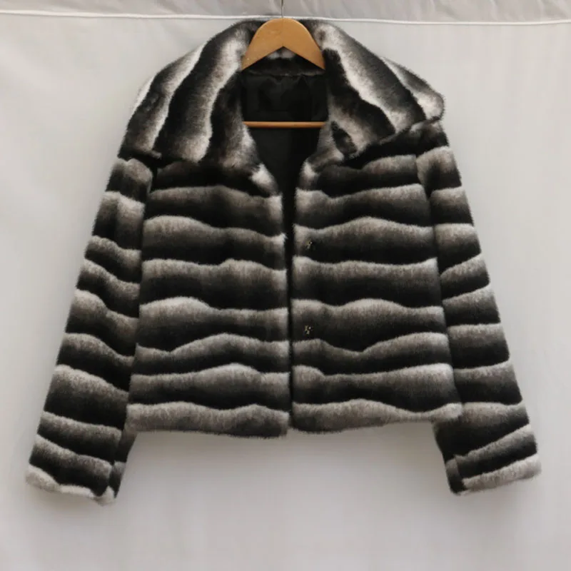 Coat Zebra-Patterned Imitation Mink Fur Lapel Short Coat 2025 Winter New Temperament Leisure Women Fur Coat Women Overcoat H612
Coat Zebra-Patterned Imitation Mink Fur Lapel Short Coat 2025 Winter New Temperament Leisure Women Fur Coat Women Overcoat H612