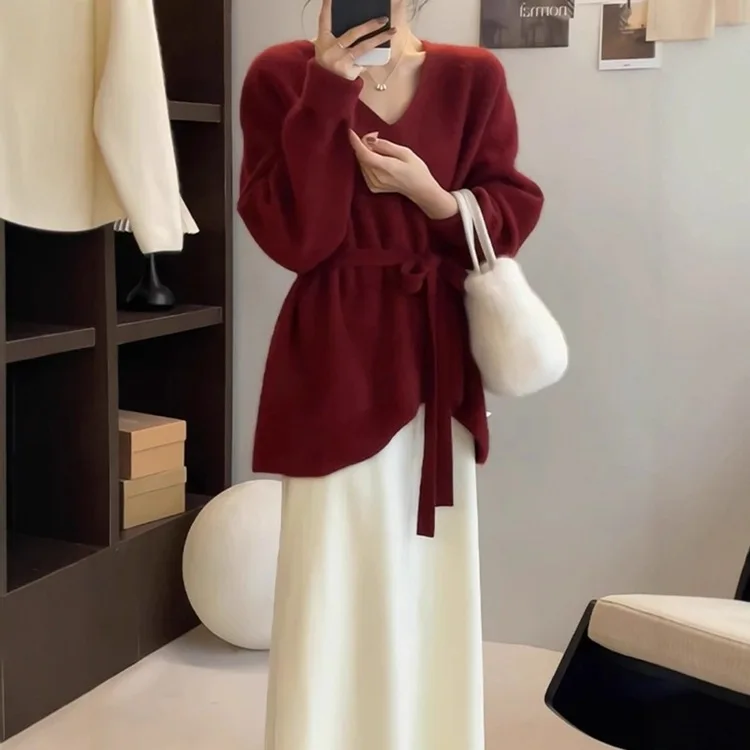 2025V Collar and Waist Belt Medium Long Sheep Wool Sweater for Women's Autumn and Winter Loose Knit Wool Inner Layer Base Sweate
2025V Collar and Waist Belt Medium Long Sheep Wool Sweater for Women's Autumn and Winter Loose Knit Wool Inner Layer Base Sweate