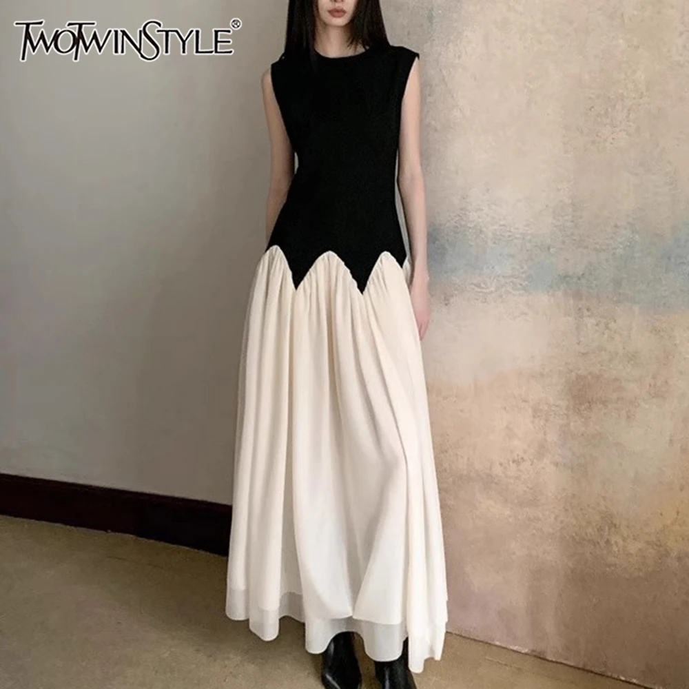 TWOTWINSTYLE Элегантное женское платье миди с цветными блоками и круглым вырезом без рукавов в стиле пэчворк со складками
TWOTWINSTYLE Элегантное женское платье миди с цветными блоками и круглым вырезом без рукавов в стиле пэчворк со складками