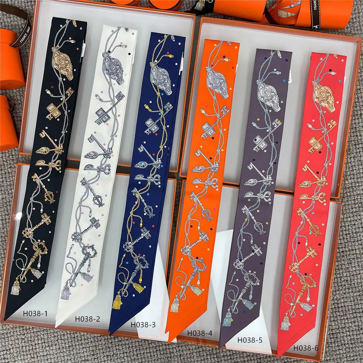 New Silk Fringe Keychain Ladies Scarf Handbag Strap Korean Style Printed Silk Ribbon for Men And Women All Ages
New Silk Fringe Keychain Ladies Scarf Handbag Strap Korean Style Printed Silk Ribbon for Men And Women All Ages