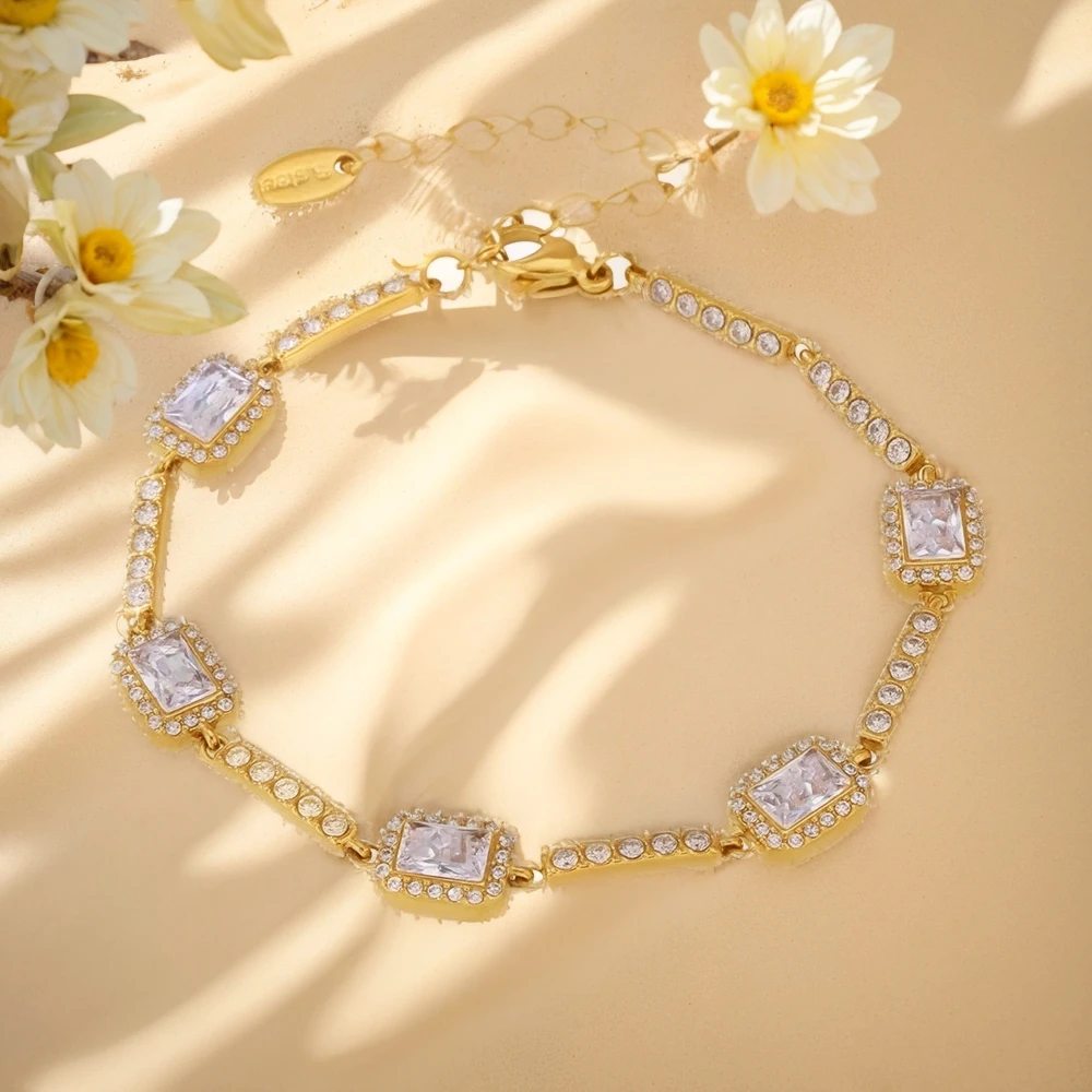 Women's Stainless Steel Long Square Inlaid with Super Sparkling Zircon Bracelet Non Fading Waterproof and Fashionable Jewelry
Women's Stainless Steel Long Square Inlaid with Super Sparkling Zircon Bracelet Non Fading Waterproof and Fashionable Jewelry