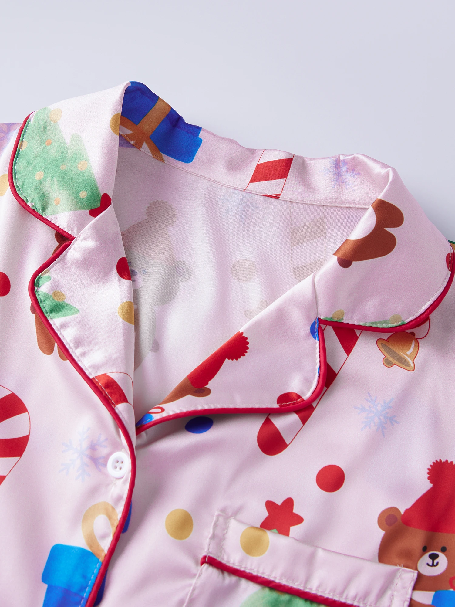 Женский праздничный рождественский пижамный комплект с рубашкой с длинными рукавами и брюками в тон, одежда для сна с праздничным принтом
Женский праздничный рождественский пижамный комплект с рубашкой с длинными рукавами и брюками в тон, одежда для сна с праздничным принтом