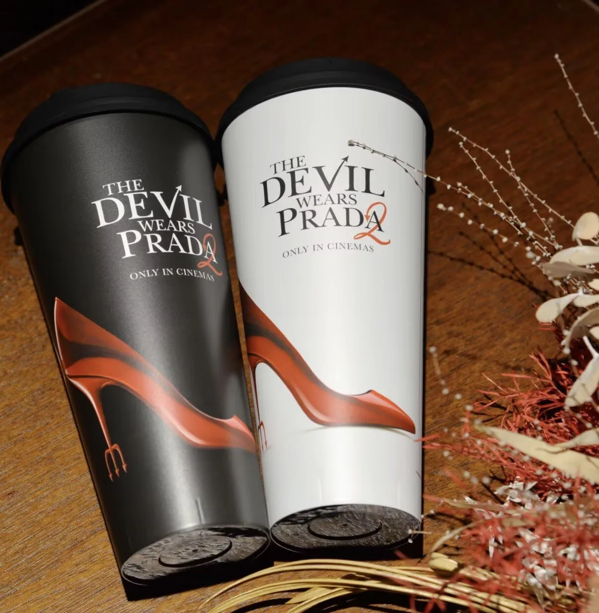 The Devil Wears Prada 2 Popcorn Bucket Drink Cup Authentic Movie Theater Surrounding Portable Tumbler For Movie Fans
The Devil Wears Prada 2 Popcorn Bucket Drink Cup Authentic Movie Theater Surrounding Portable Tumbler For Movie Fans