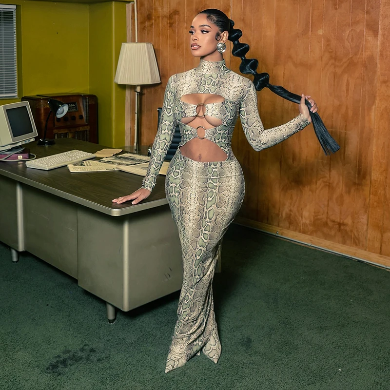 Womens long sleeve long dresses with cutout Snake pattern print trend Autumn winter Turtleneck circular ring sexy bodycon dress
Womens long sleeve long dresses with cutout Snake pattern print trend Autumn winter Turtleneck circular ring sexy bodycon dress