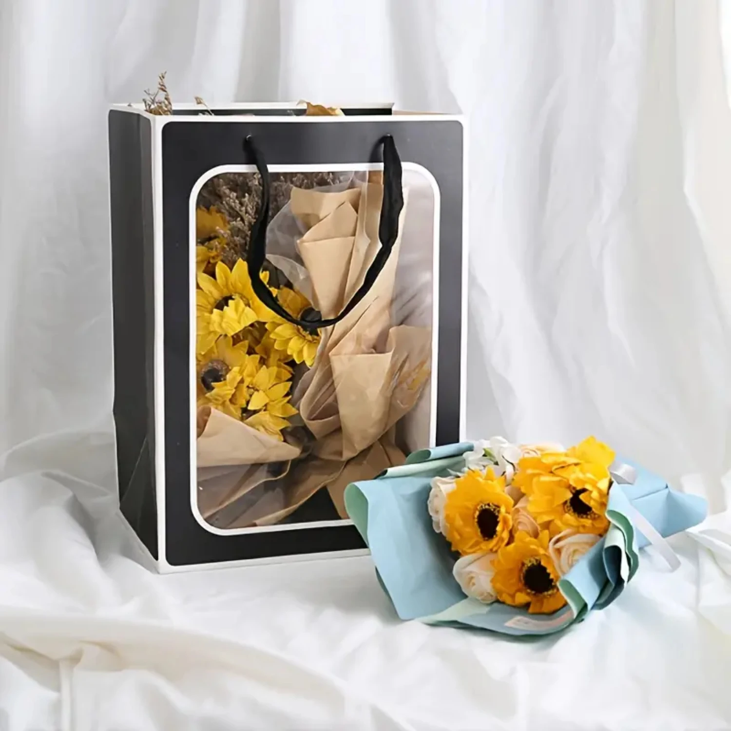Stylish and Versatile Black/White Frame Tote Bag - Ideal for Shopping, Work or Travel - Includes Flower Gift Bag, Paper Bag, Goo
Stylish and Versatile Black/White Frame Tote Bag - Ideal for Shopping, Work or Travel - Includes Flower Gift Bag, Paper Bag, Goo