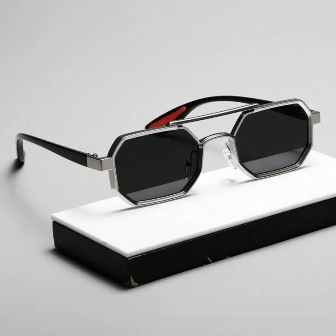 Vintage Square Sunglasses for Men Steampunk Sunglasses Retro Women Punk Style Fashion Glasses Retro Shades Gafas De Sol
Vintage Square Sunglasses for Men Steampunk Sunglasses Retro Women Punk Style Fashion Glasses Retro Shades Gafas De Sol