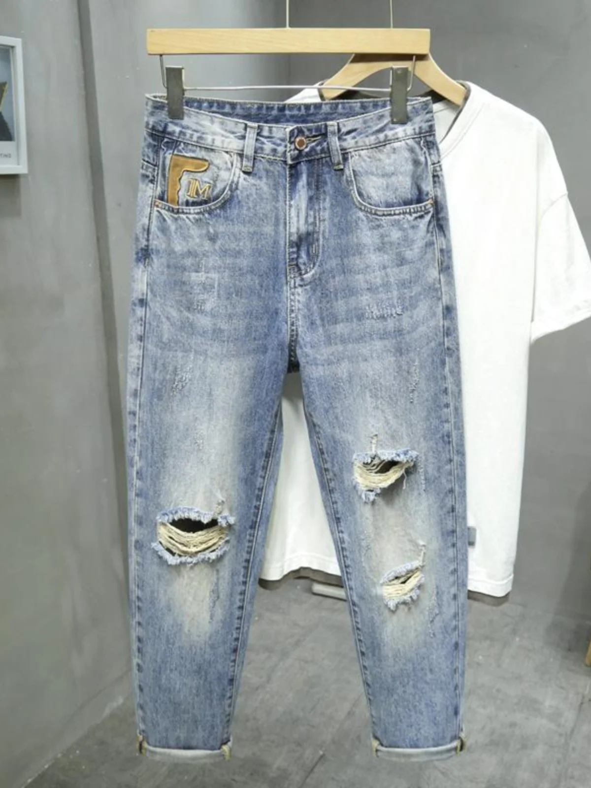 American Sle Trendy Brand Vintage Hole Ripped Nine-Tenths Jeans Men Loose Casual Harlan Long Pants Middle Waist Zipper
American Sle Trendy Brand Vintage Hole Ripped Nine-Tenths Jeans Men Loose Casual Harlan Long Pants Middle Waist Zipper