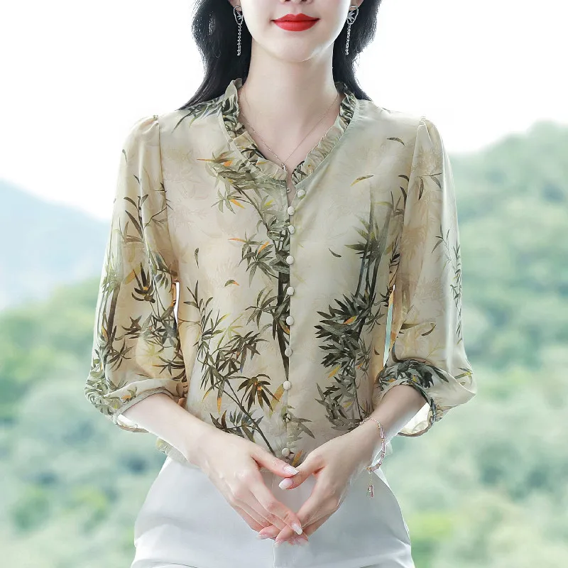 Атласные женские блузки, корейские винтажные рубашки, модные свободные весенне-летние одежды с v-образным вырезом, женские топы с короткими рукавами и принтом
Атласные женские блузки, корейские винтажные рубашки, модные свободные весенне-летние одежды с v-образным вырезом, женские топы с короткими рукавами и принтом