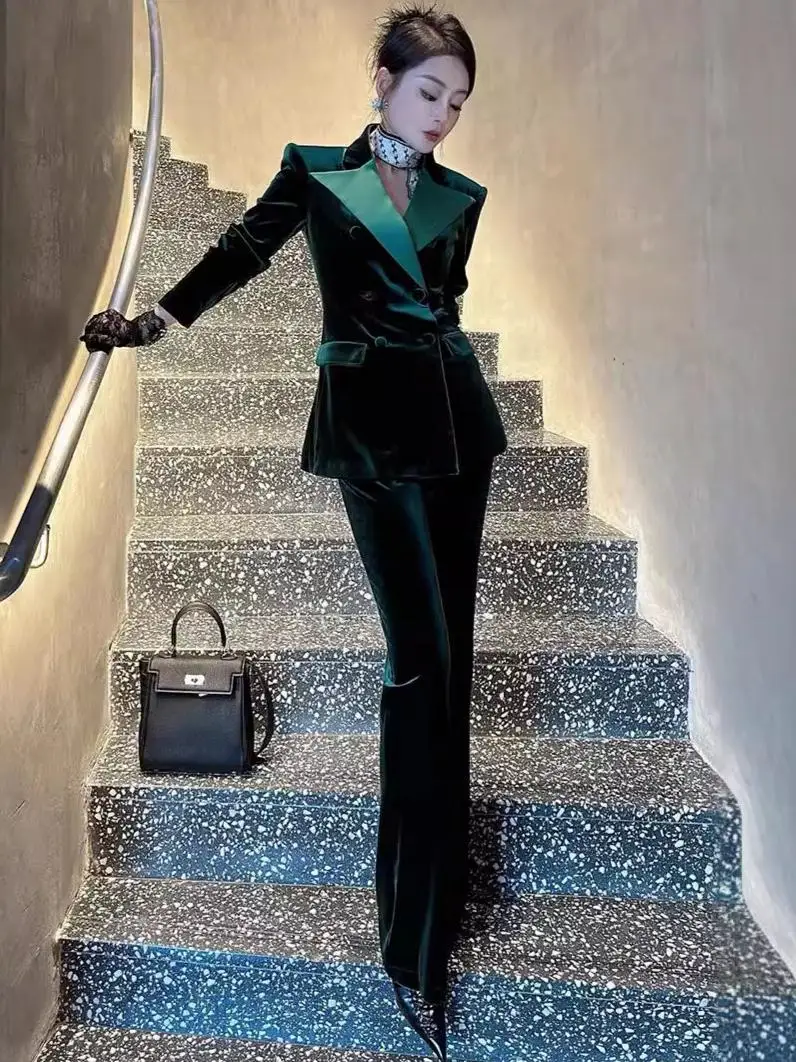 Early Autumn 2026 Women's Acetate Satin Collar Patchwork Slimming Velvet Business Suit Set Luxury Feel Long Sleeve Long Pants
Early Autumn 2026 Women's Acetate Satin Collar Patchwork Slimming Velvet Business Suit Set Luxury Feel Long Sleeve Long Pants