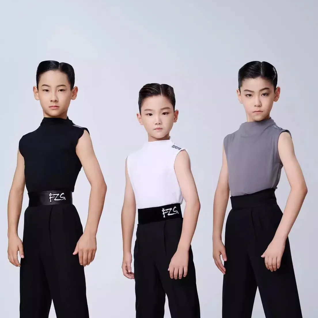 Одежда для латинских танцев в Великобритании, мужская верхняя рубашка без рукавов с высоким воротом для выступлений, тренировочная рубашка, доступны 3 цвета, костюмы для бальных танцев
Одежда для латинских танцев в Великобритании, мужская верхняя рубашка без рукавов с высоким воротом для выступлений, тренировочная рубашка, доступны 3 цвета, костюмы для бальных танцев