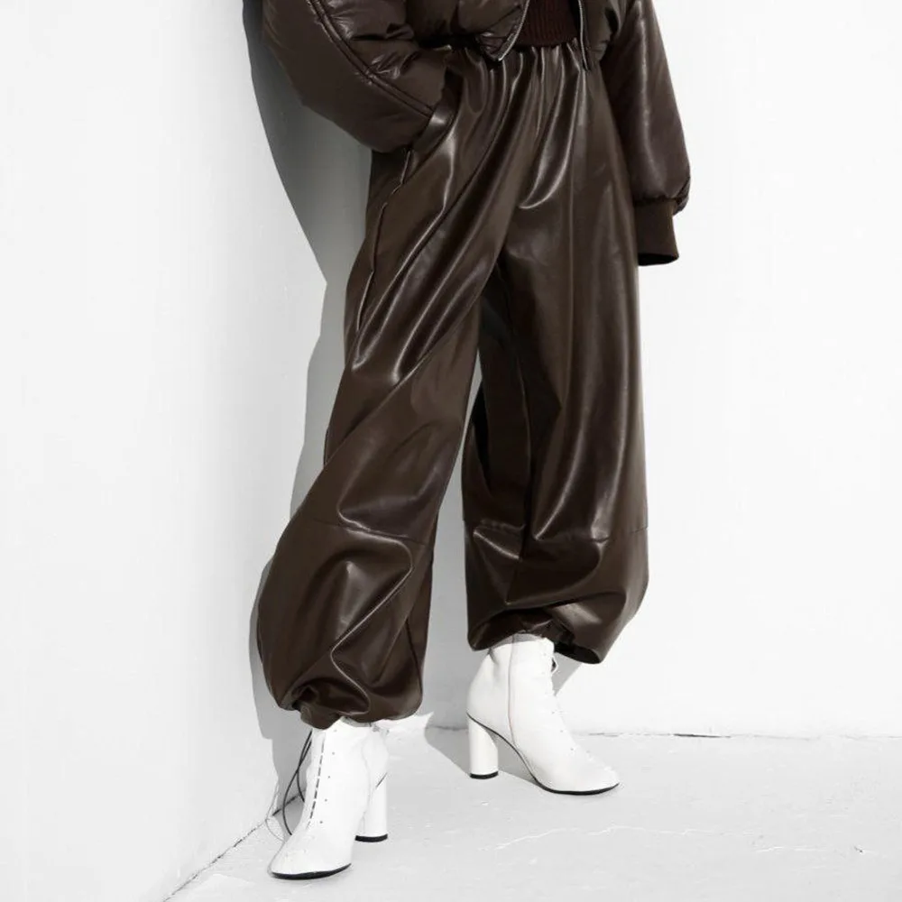 Original Light Luxury PU Lantern Pants Autumn and Winter Women Fashion Intellectual Beauty Daily Office Vacation Wide Leg Pants
Original Light Luxury PU Lantern Pants Autumn and Winter Women Fashion Intellectual Beauty Daily Office Vacation Wide Leg Pants