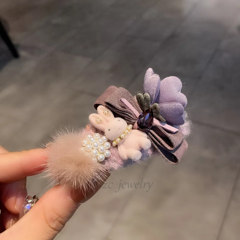 High-end Fashion Light Luxury Purple Rabbit Shiny Diamond Hair Clip for Women Elegant Back of Head Side Bangs Bobby Pin
High-end Fashion Light Luxury Purple Rabbit Shiny Diamond Hair Clip for Women Elegant Back of Head Side Bangs Bobby Pin