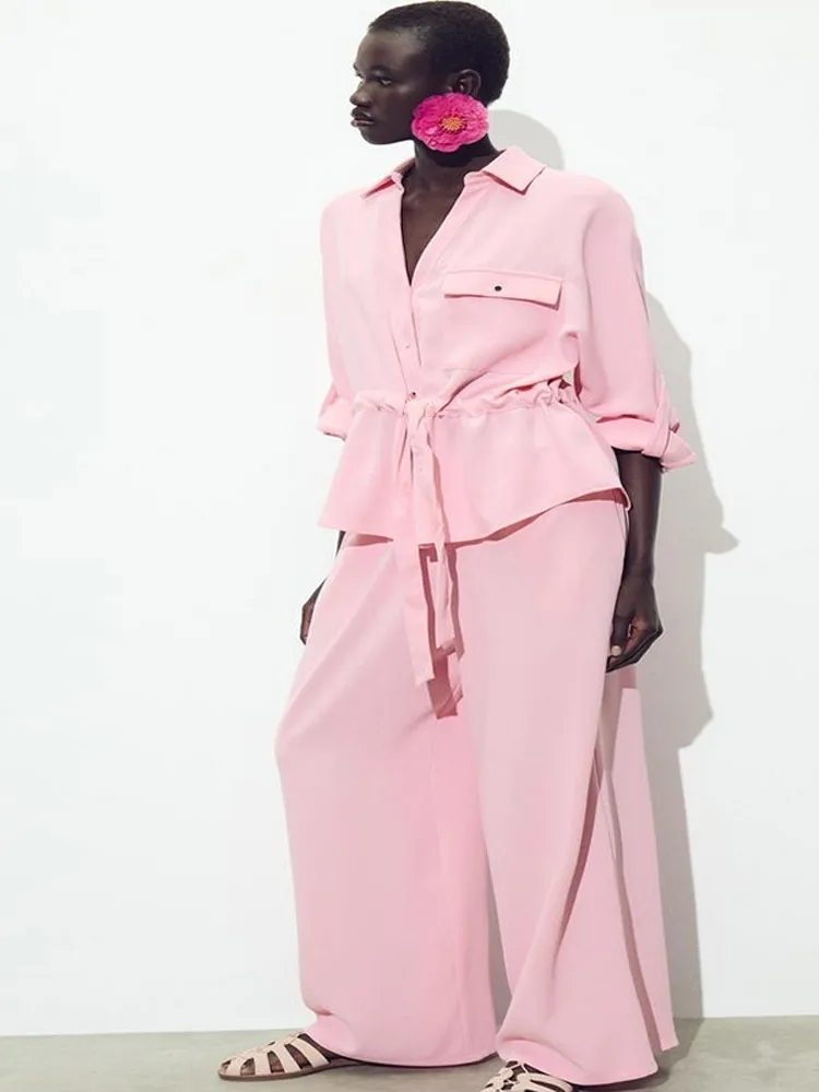 2025 Summer New Wide Leg Pants Elegant Women Single Breasted Turn-down Collar Solid Color Chic Lady Beach Holiday Outfits
2025 Summer New Wide Leg Pants Elegant Women Single Breasted Turn-down Collar Solid Color Chic Lady Beach Holiday Outfits